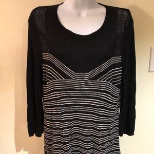 Black and white top. Size XL